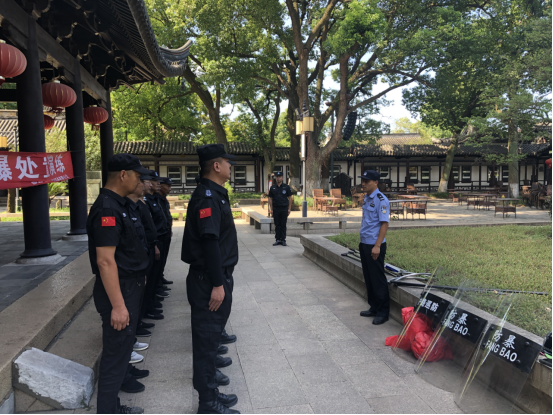 常熟市公安局方塔派出所组织开展反恐防暴处置演练